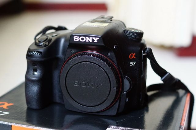HCM - Bán body Sony A57, lens Sony SAM 18-55, Minolta 100-200 f4.5