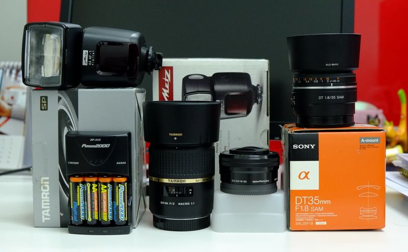 Lens Sony A-mount: 35 1.8, Tamron 60 2.0; E-mount: 16-50 OSS; Flash Metz 44 AF-1