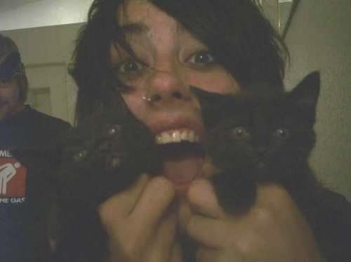 Obrázek “http://i92.photobucket.com/albums/l11/greenfan3579/Escape%20The%20Fate/ronnieradke.jpg” nelze zobrazit, protože obsahuje chyby.