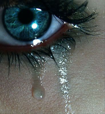 Tear.jpg tear image by bigwiggly