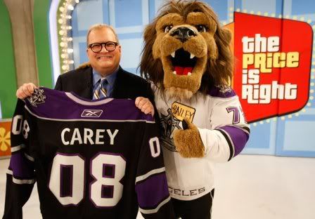 Look at that big, goofy, toothy schmuck... and look, there's the Kings' mascot, too!
