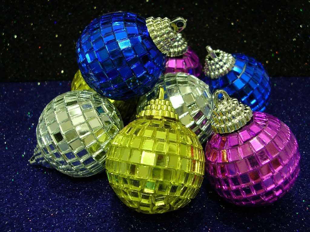 Mirrored Disco Christmas Balls Graphics Code Mirrored Disco Christmas Balls Comments & Pictures