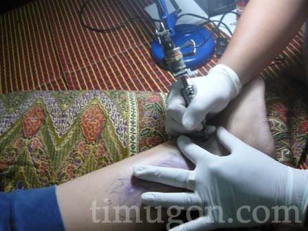 If you want to know who is the 'someone' pinching my tattoo design, 