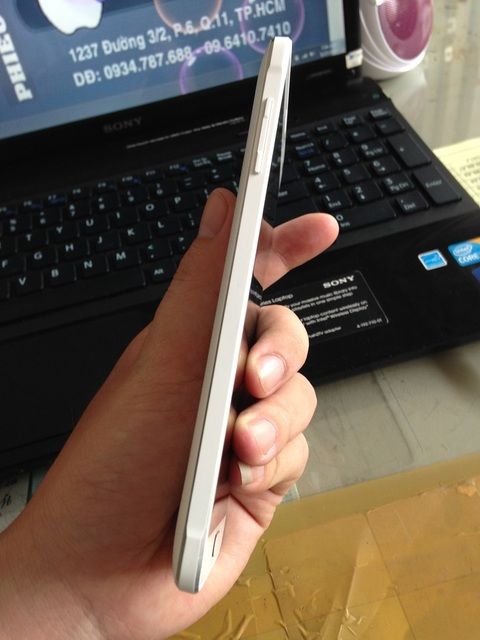 Galaxy Note 4 N910G white & LG LTE 3 F260S white - 2