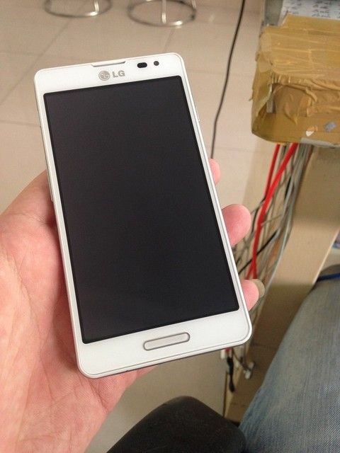 Galaxy Note 4 N910G white & LG LTE 3 F260S white - 4