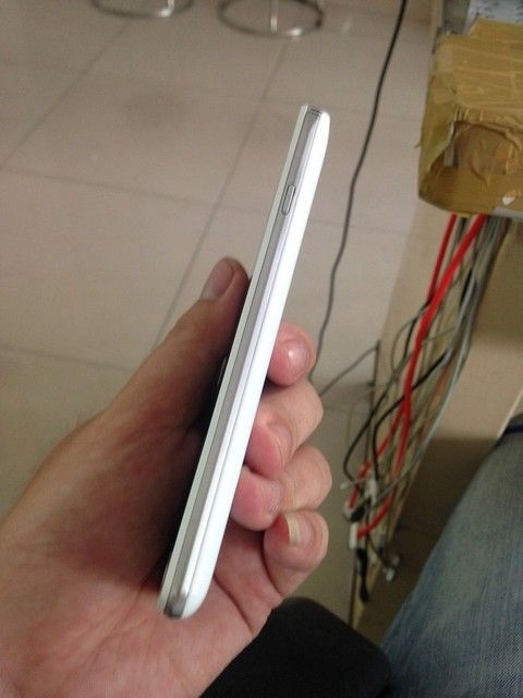 Galaxy Note 4 N910G white & LG LTE 3 F260S white - 5