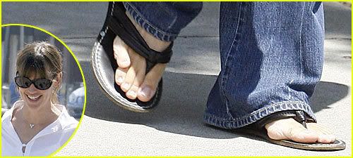 jennifer-garner-pinky-toe.jpg