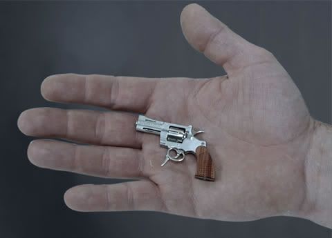 world-smallest-revolver.jpg