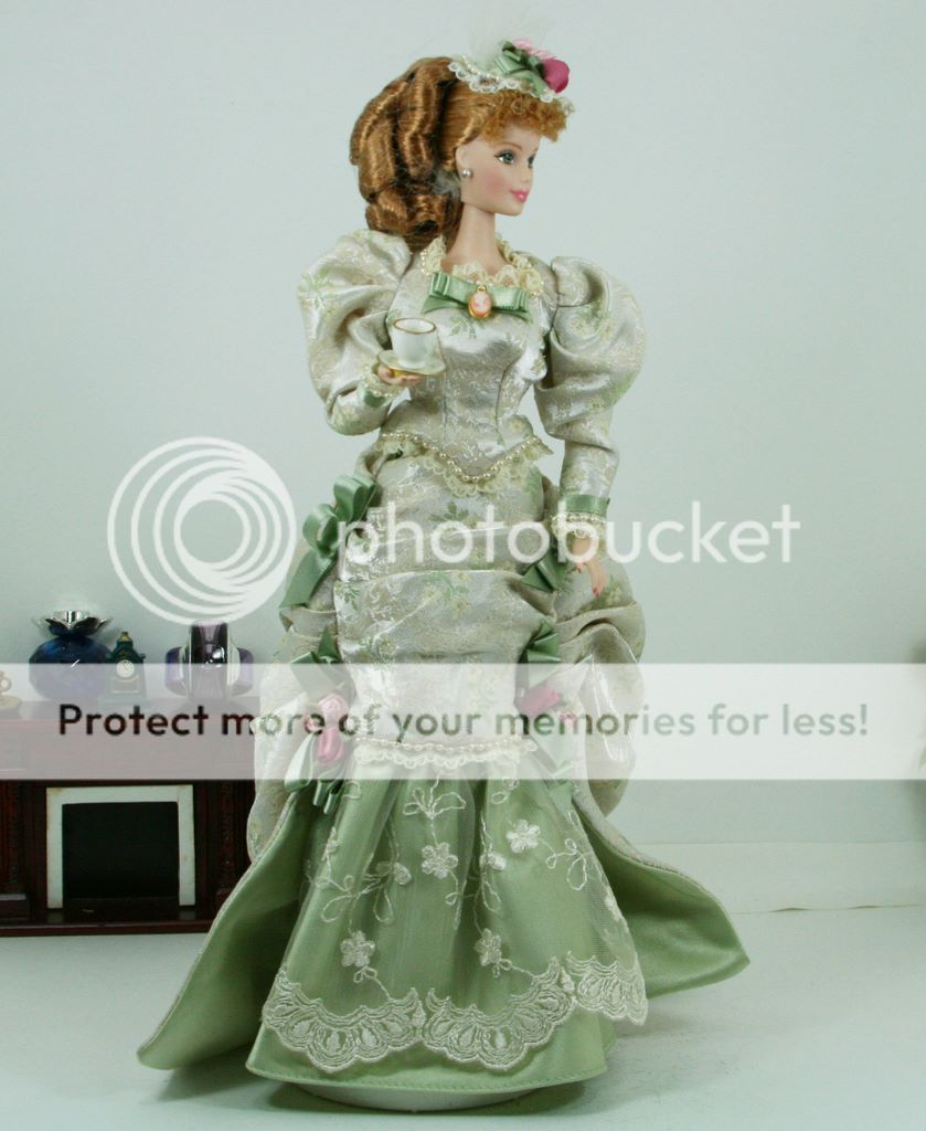   Fashion   Porcelain Barbie Mint Memories beautiful victorian tea